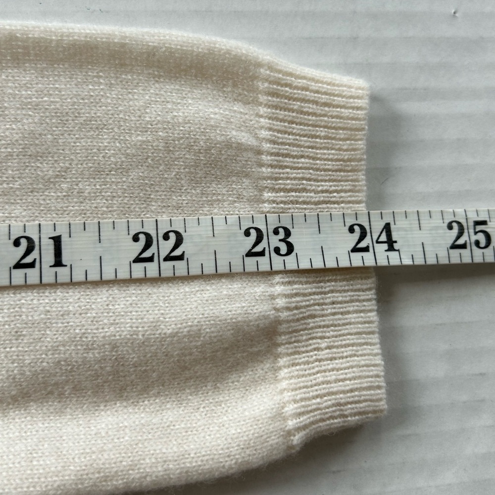 SAKS FIFTH AVENUE Ivory 100% Cashmere Tunic SM NWT as is -holes , easy to fix - Picture 8 of 13